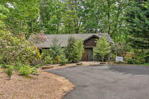 Classy Clayton Home With Views Less Than 1 Mi To Dtwn!