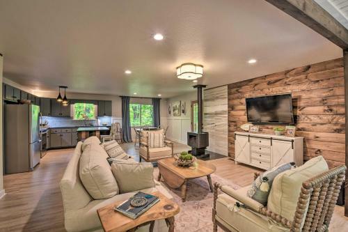 Classy Clayton Home With Views Less Than 1 Mi To Dtwn!
