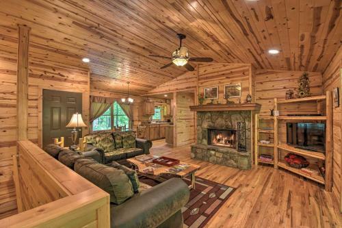 The Wishing Well Cabin Pool Table, Firepit
