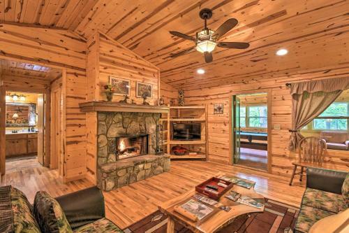 The Wishing Well Cabin Pool Table, Firepit