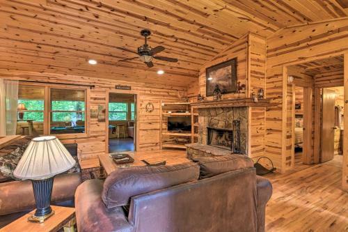 The Wishing Well Cabin Pool Table, Firepit