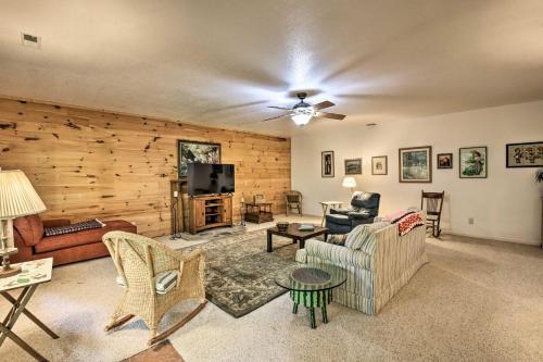 Rustic Clayton Hideaway With Deck And Forest Views!