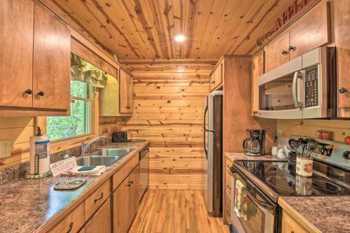 The Apple Dumpling Cabin Pool Table, Grill