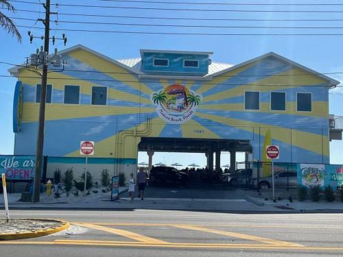 Cozy Cottage On Mad Beach - Newly Renovated!!