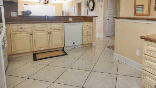 Sea Breeze By Teeming Vacation Rentals