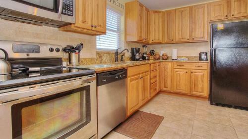Sea Breeze By Teeming Vacation Rentals
