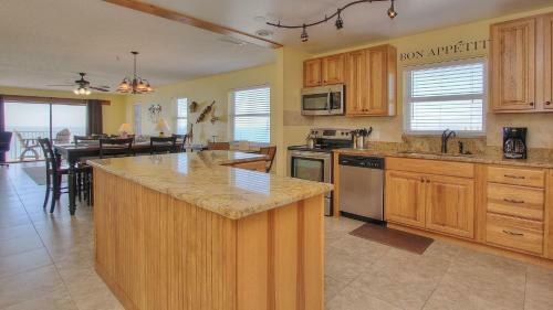Sea Breeze By Teeming Vacation Rentals