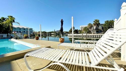 Apartamento Pointe Capri By Teeming Vacation Rentals