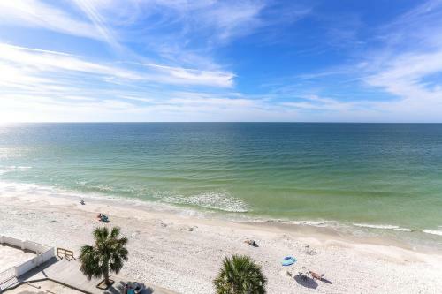 Sunset Chateau 511 Beachfront Condo, Amazing Updates, Pool, Bbq