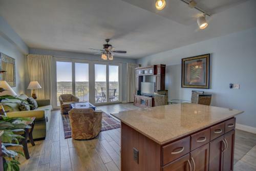 Hotel Laketown Wharf By Resort Collection