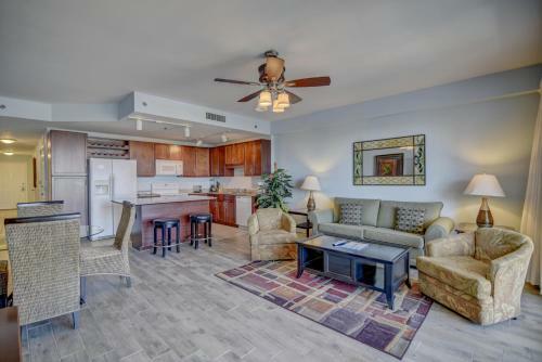 Hotel Laketown Wharf By Resort Collection