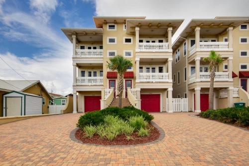 Villa Shell-a-bration - Beautiful Home With Private Pool & Hot Tub!
