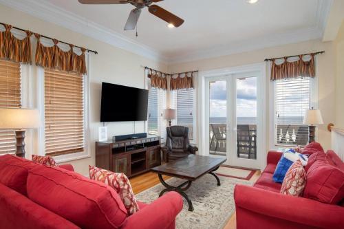 Villa Shell-a-bration - Beautiful Home With Private Pool & Hot Tub!