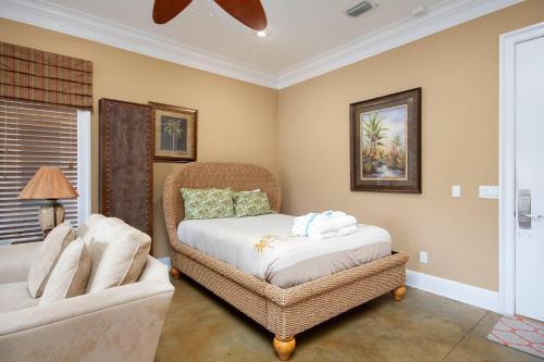 Villa Shell-a-bration - Beautiful Home With Private Pool & Hot Tub!