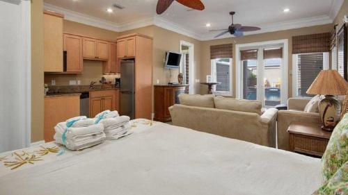 Villa Shell-a-bration - Beautiful Home With Private Pool & Hot Tub!
