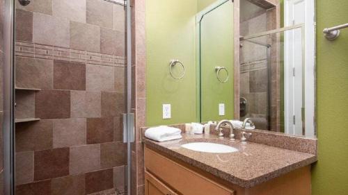 Villa Shell-a-bration - Beautiful Home With Private Pool & Hot Tub!