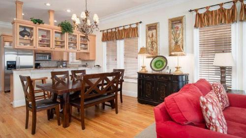 Villa Shell-a-bration - Beautiful Home With Private Pool & Hot Tub!