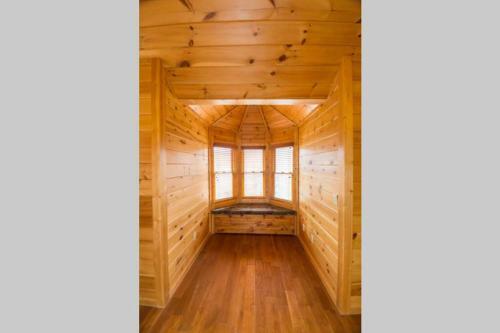 Christmas Lodge-secluded Near Downtown Blue Ridge