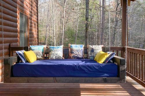 Long Pine Ridge Cabin With Luxury Amenities!