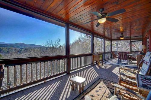 Mtn View-hot Tub-fire-pit-picnic Gazebo-king-bed