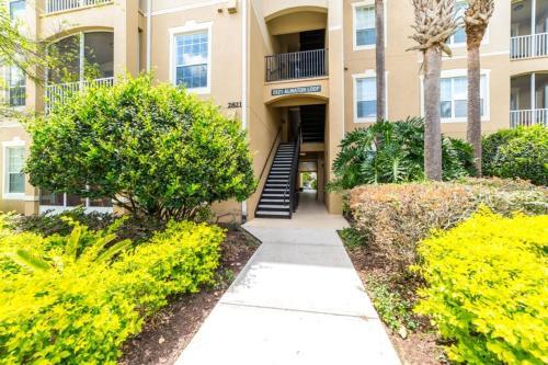 To Infinity And Beyond - Family Friendly Townhouse