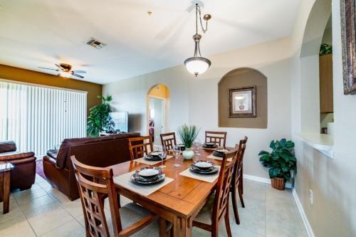 To Infinity And Beyond - Family Friendly Townhouse