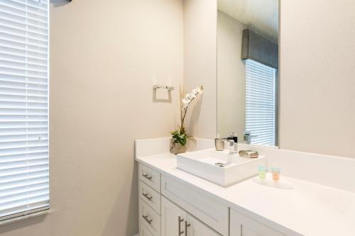 Hotel Summerville Resort 4 Bedrooms Villa