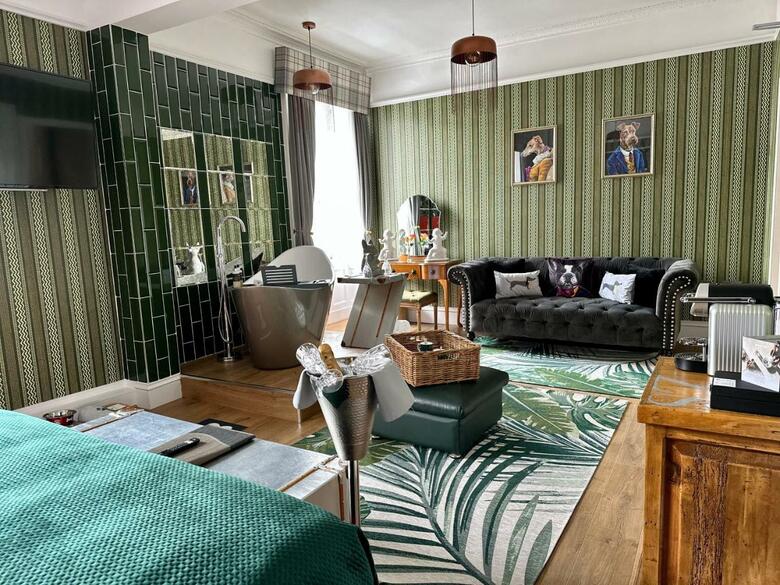 Atholl Arms Hotel