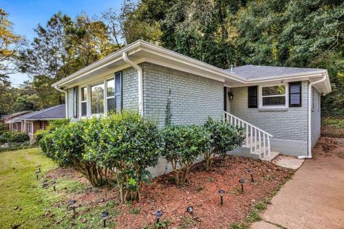 Charming Ranch 10 Mins From Atl Airport & Midtown