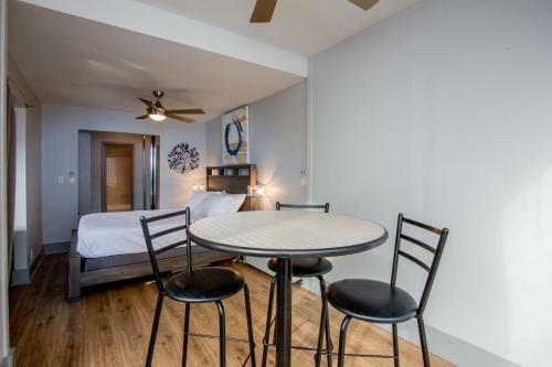 Apartamento 804 Free Parking Modern Downtown Apt, Great Wifi