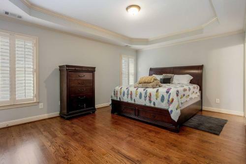 Beautiful 5br 5ba With Hot Tub In Sandy Springs