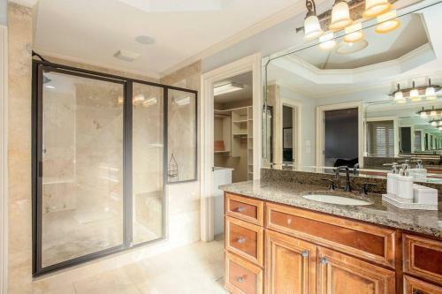 Beautiful 5br 5ba With Hot Tub In Sandy Springs