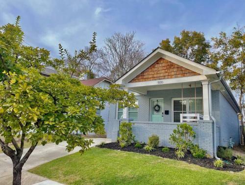 Modern 4br 2ba Home W/ Porch Swing - Walk&bike Atl