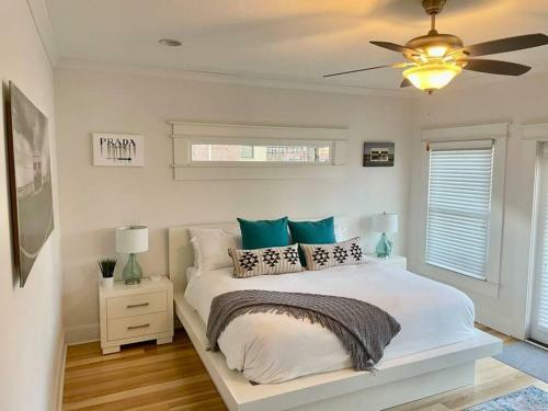 Modern 4br 2ba Home W/ Porch Swing - Walk&bike Atl
