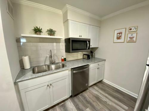 Modern Cozy Atlanta Downtown Condo L Sleeps 4