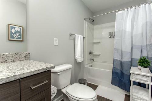 Beautiful Decor New Construction Near Airport 5min
