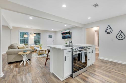 Peaceful And Private Large Atl Wooded Retreat