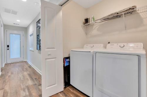 Peaceful And Private Large Atl Wooded Retreat