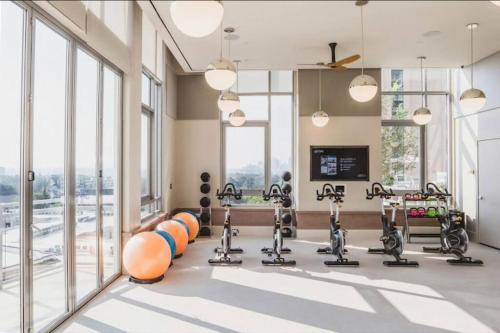 Apartamento Contemporary And Centrally Located In **buckhead**