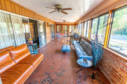Antique Hub Main House