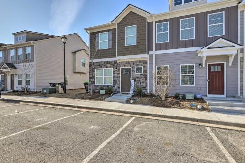 Atlanta Townhome With Patio, Grill And Fireplace