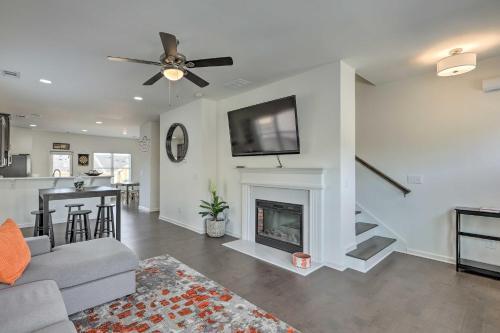 Atlanta Townhome With Patio, Grill And Fireplace