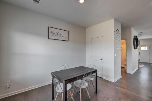 Atlanta Townhome With Patio, Grill And Fireplace