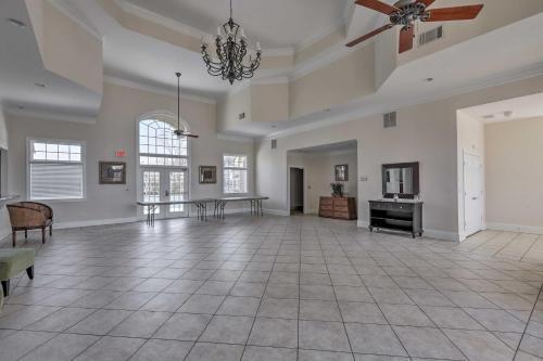 Atlanta Townhome With Patio, Grill And Fireplace