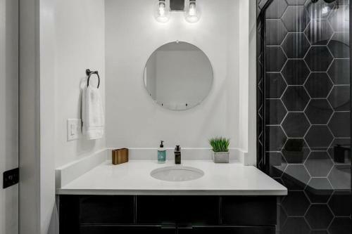 Apartamento Studio9forty 1br Midtown Oasis