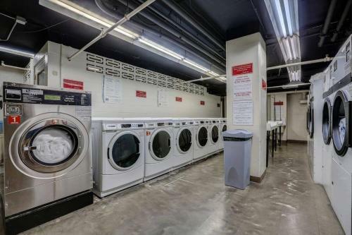 Put Your Feet Up 1bed 1 Bath Condo Downtown Atl