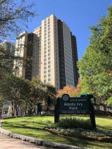 Put Your Feet Up 1bed 1 Bath Condo Downtown Atl