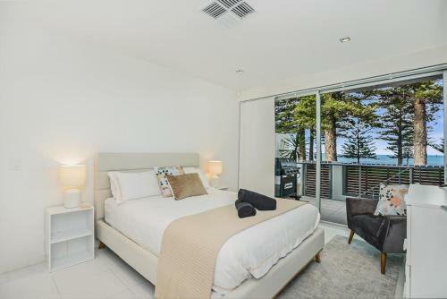 Luxury Beachfront Apartment At The Breeze - Free Wifi
