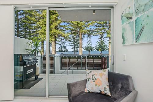 Luxury Beachfront Apartment At The Breeze - Free Wifi