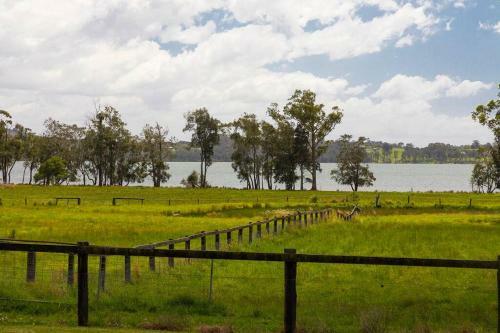 Katandra Homestead: Old World Charm On Wallis Lake